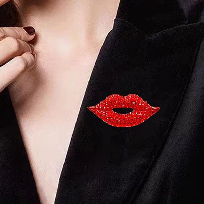 Embroidery Lips - Broszki w kształcie ust z kryształami,