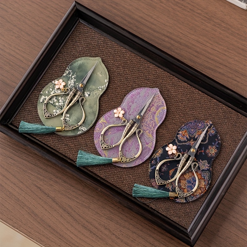 Embroidery Scissors Small - Chińskie, antyczne mini nożyczki do haftowania