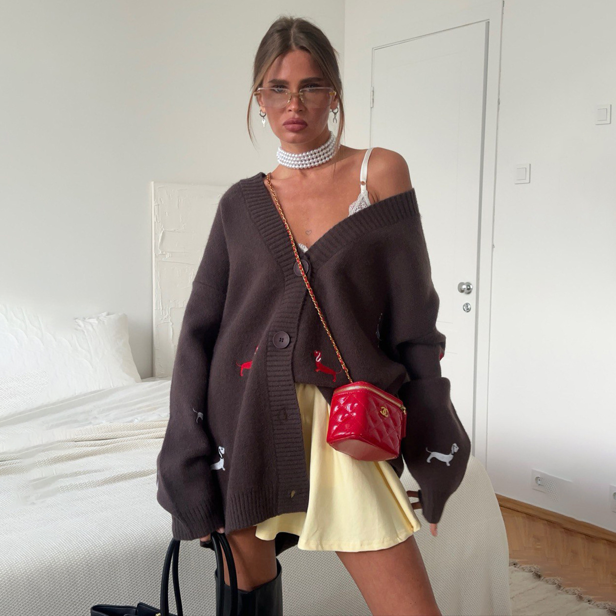 Embroidery Cardigan - Sweter rozpinany z haftem jamnika na