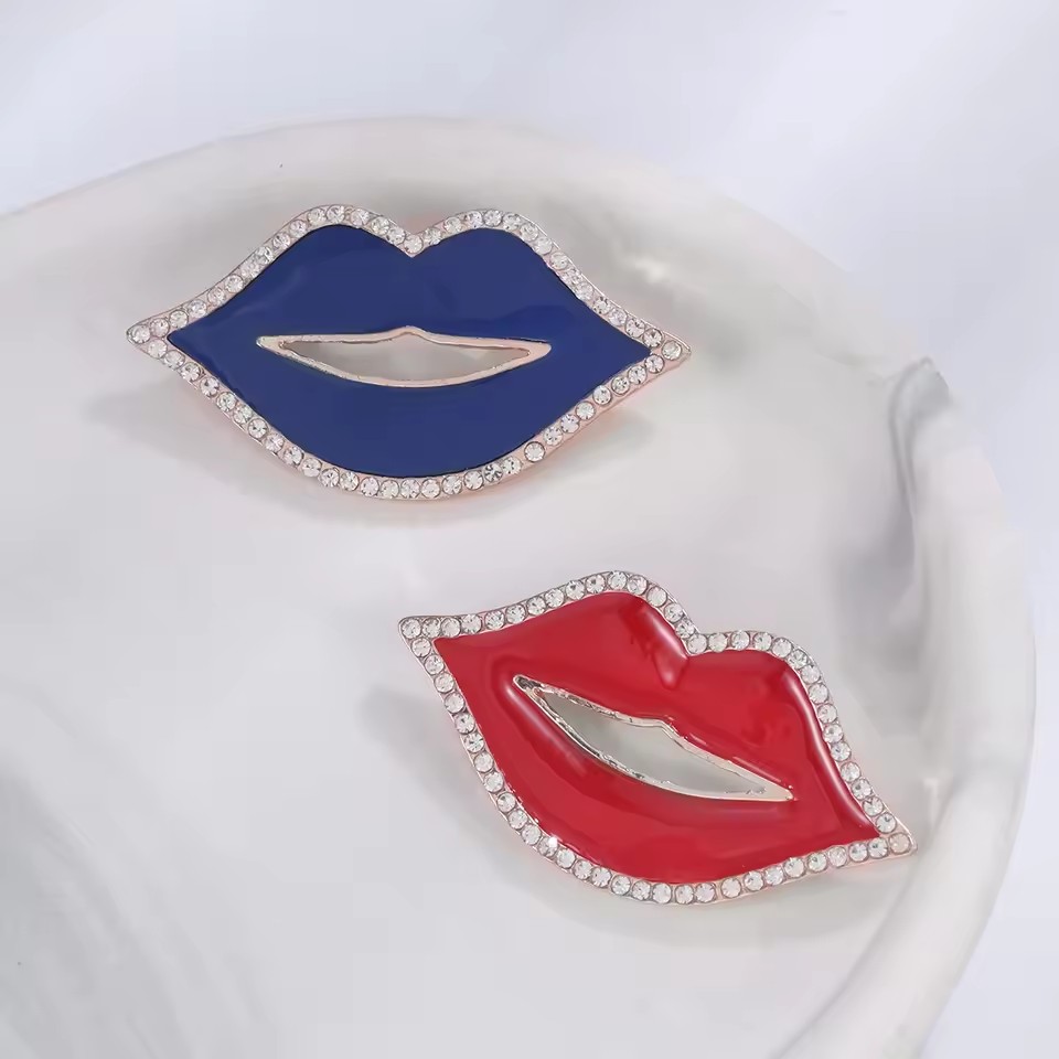 1 szt. Broszka Usta KRÓLOWEJ d – Embroidery Lips recenzja i cena